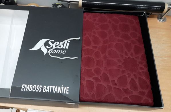 Акриловый плед однотонного бордового цвета Sesli 160x220