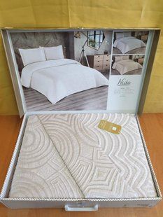 Жаккардовое покрывало серое Nida Beige в коробке 240х260
