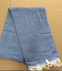 Пляжное полотенце Peshtemal бело-голубое широкая полоска