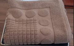 Коричневий махровий килимок у ванну 750 г/м2 50х70 Ніжки