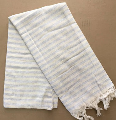 Пляжное полотенце Peshtemal голубое тонкая полоска